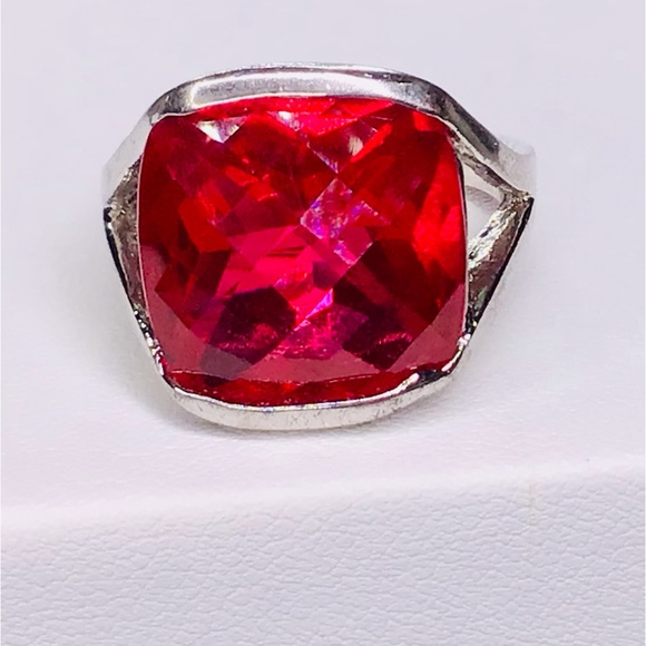 Jewelry - BEAUTIFUL RED GARNET HAND CUT FACETED STONE SET IN SILVER SIZE 8.5